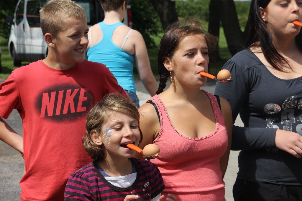 Zaprosili przyjaciół do wspólnej zabawy