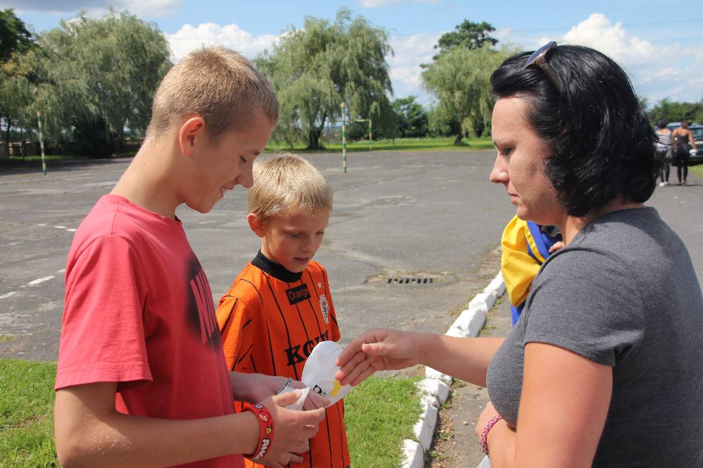 Zaprosili przyjaciół do wspólnej zabawy