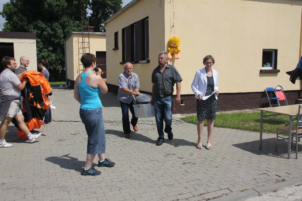 Zaprosili przyjaciół do wspólnej zabawy