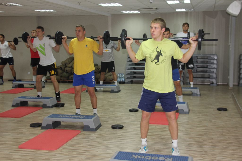 Szczypiorniści Siódemki Miedź w sali fitness