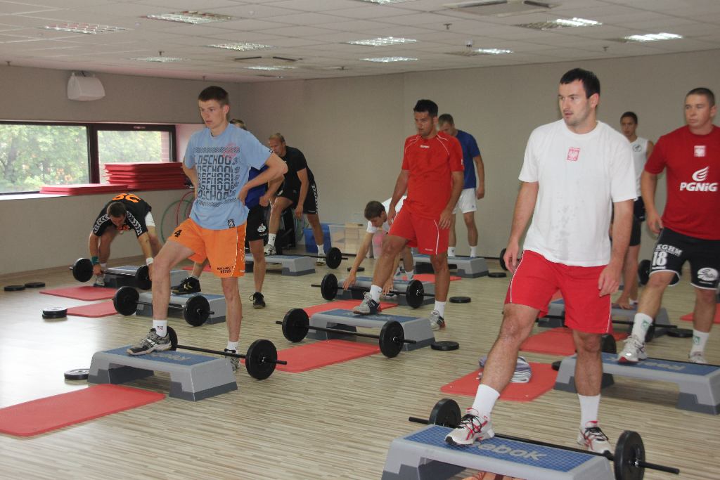 Szczypiorniści Siódemki Miedź w sali fitness