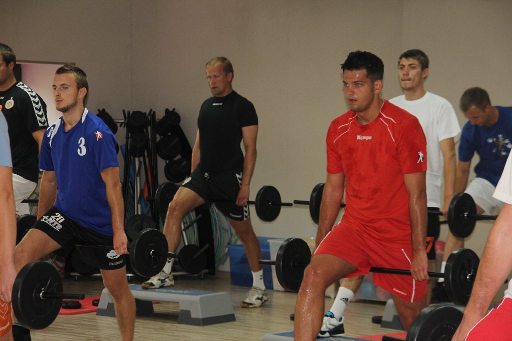 Szczypiorniści Siódemki Miedź w sali fitness