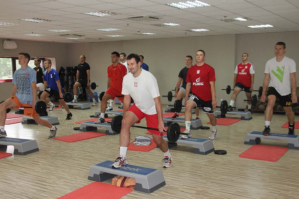 Szczypiorniści Siódemki Miedź w sali fitness