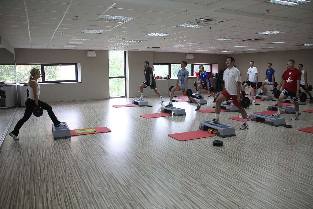 Szczypiorniści Siódemki Miedź w sali fitness
