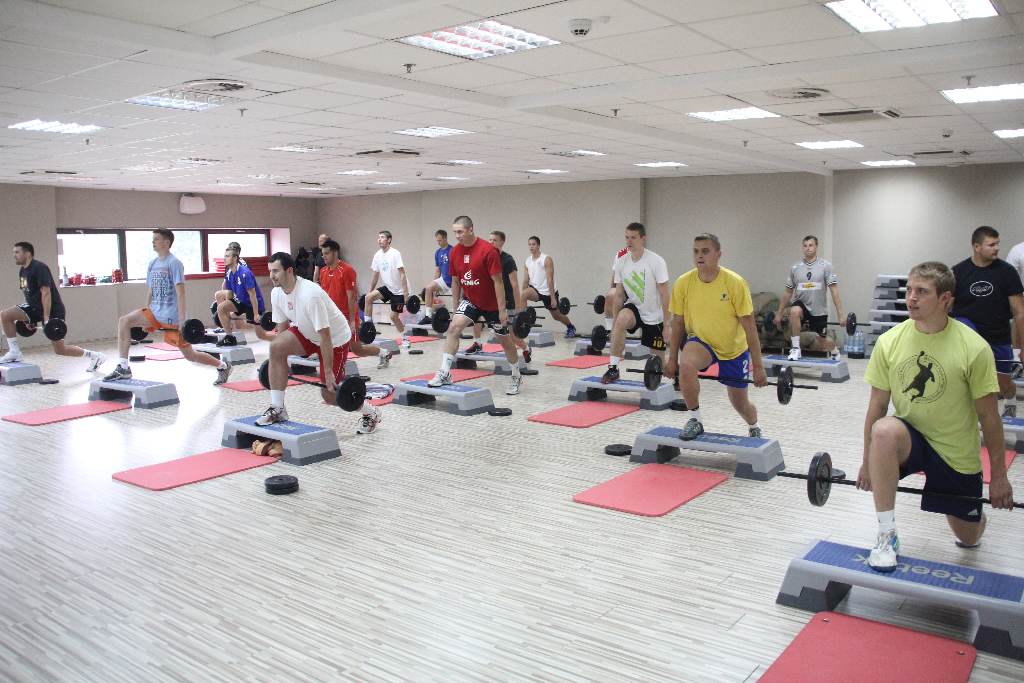 Szczypiorniści Siódemki Miedź w sali fitness