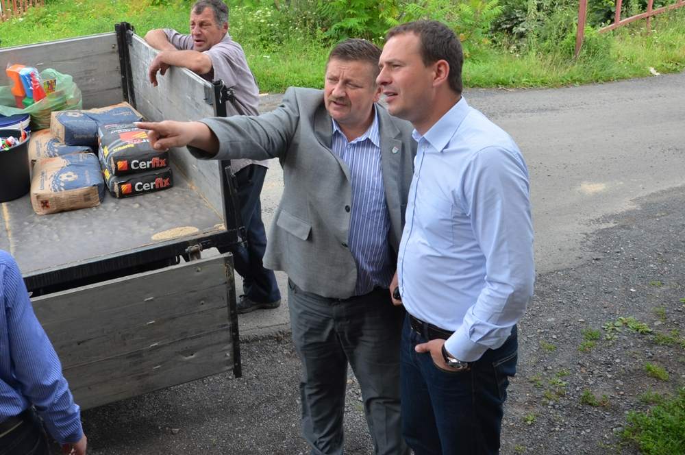 Piotr Borys dla powodzian