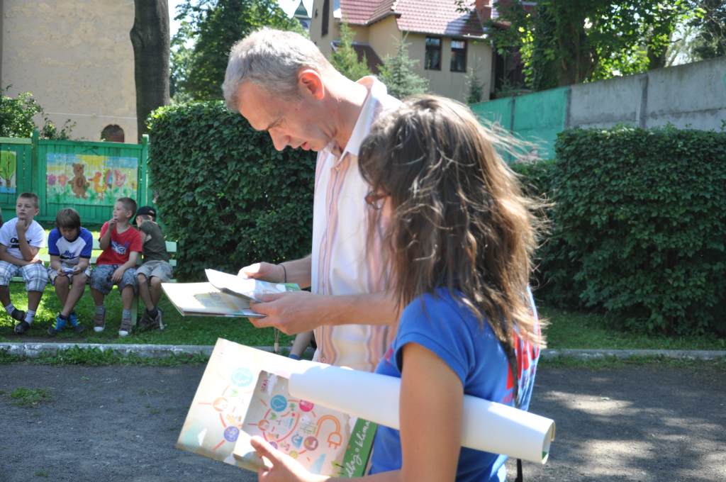 Wychowankowie MCK-u układali ekologiczne puzzle