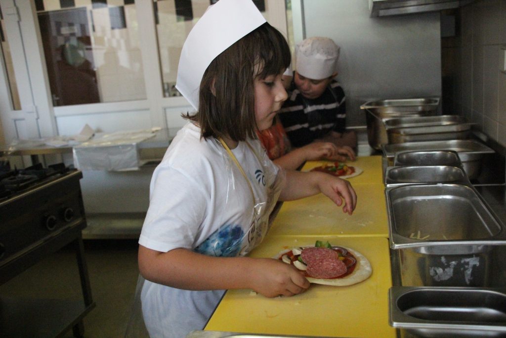 Dzieci z półkolonii w Qubusie