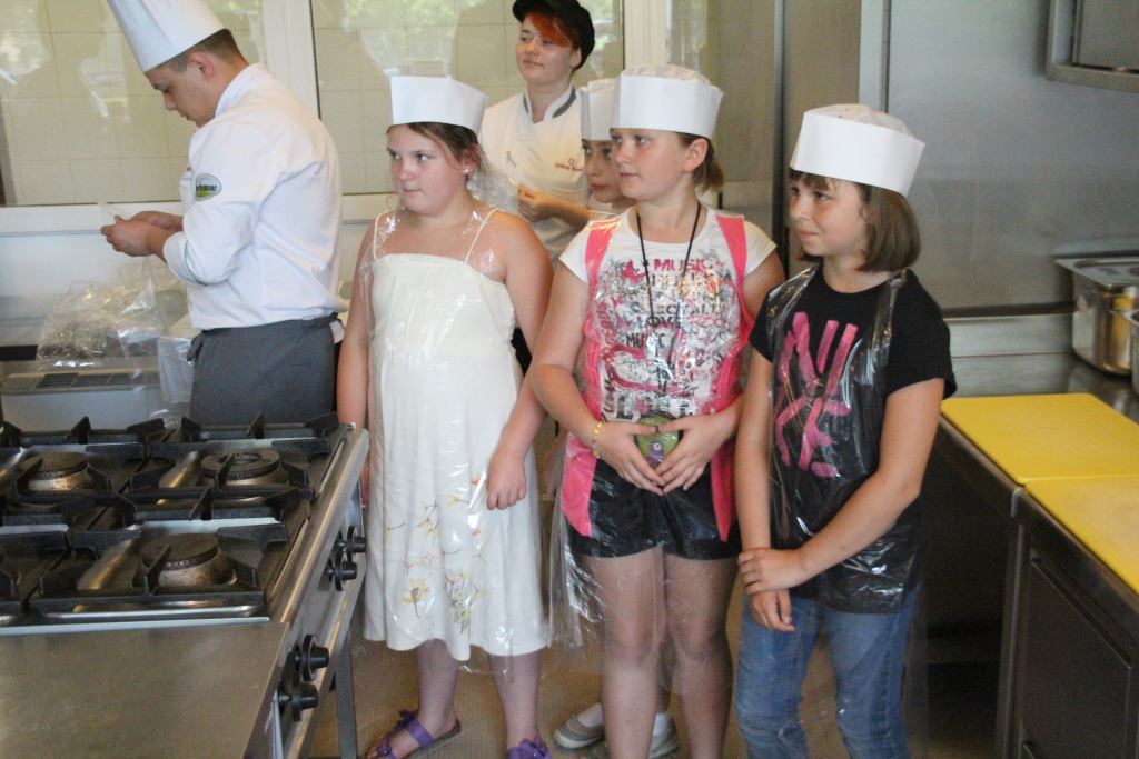 Dzieci z półkolonii w Qubusie