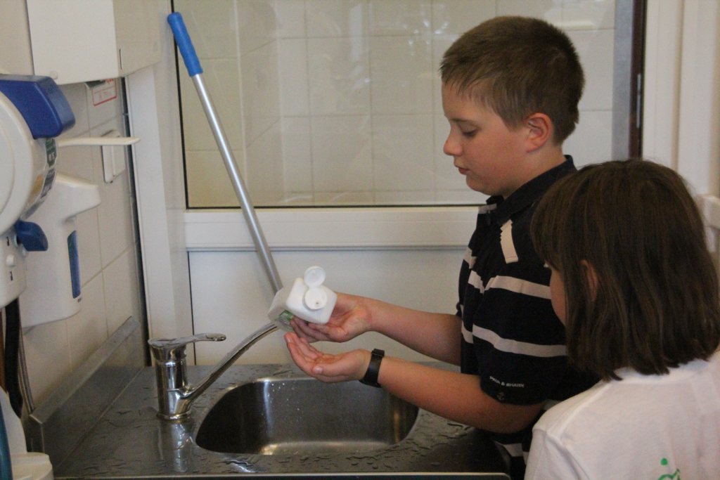 Dzieci z półkolonii w Qubusie