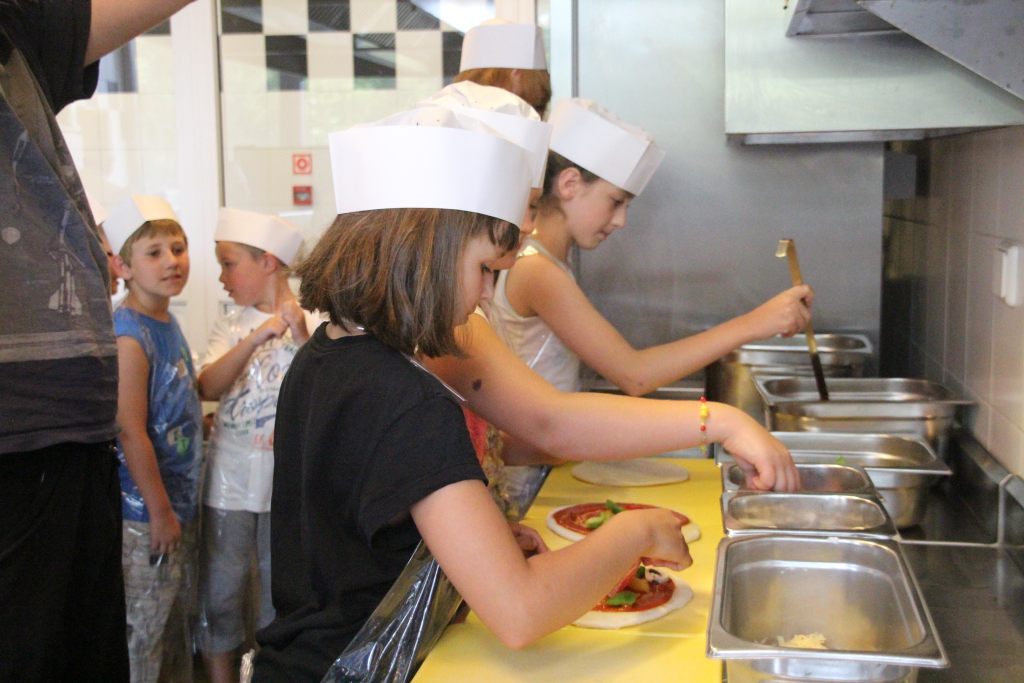 Dzieci z półkolonii w Qubusie