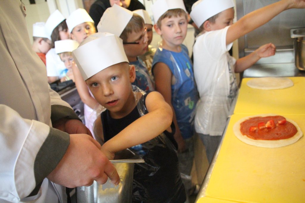 Dzieci z półkolonii w Qubusie