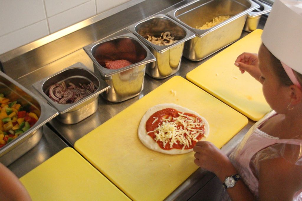 Dzieci z półkolonii w Qubusie