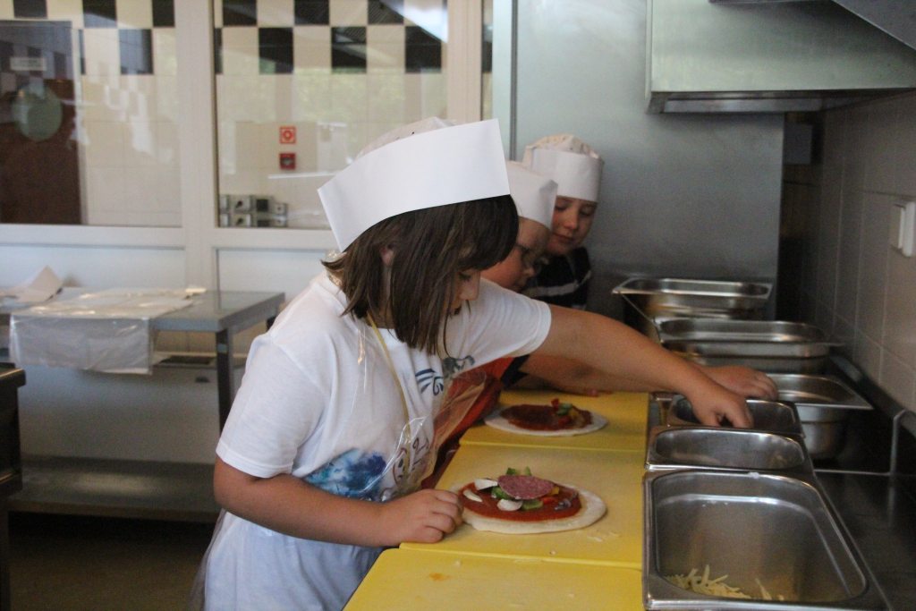 Dzieci z półkolonii w Qubusie