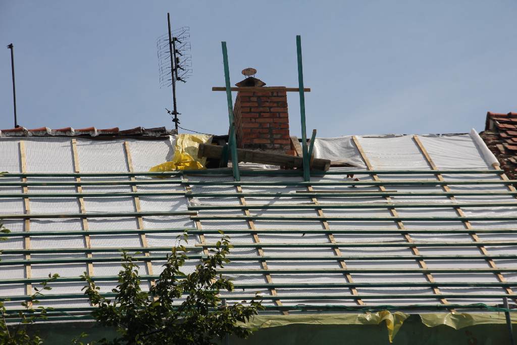 Granat na strychu kamienicy! Lokatorzy ewakuowani