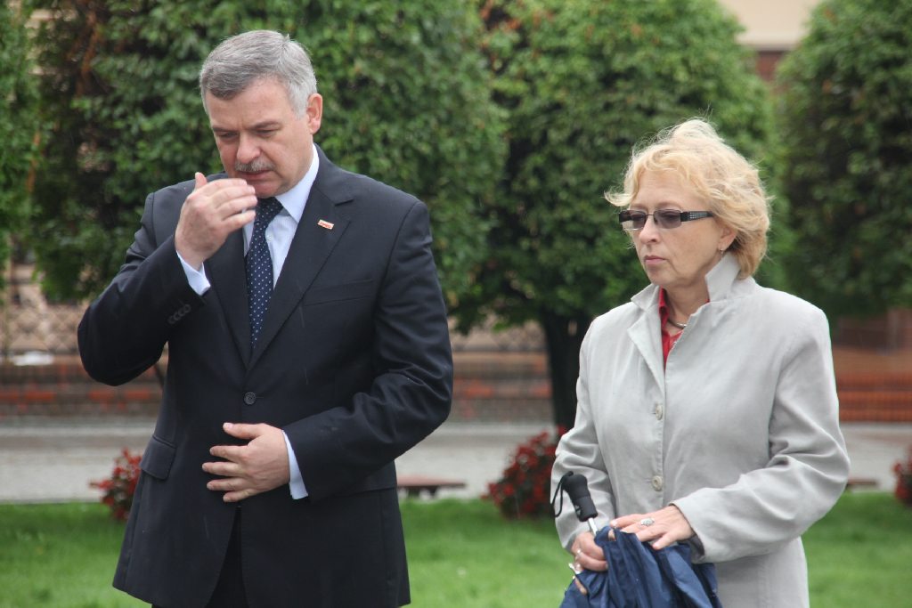 Solidarność złożyła kwiaty pod pomnikiem Papieża