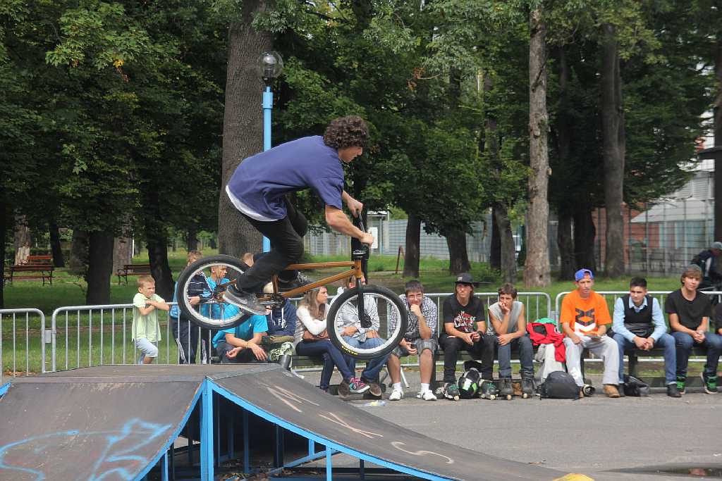 Intruz Skate Piknik w Parku Miejskim  cz2