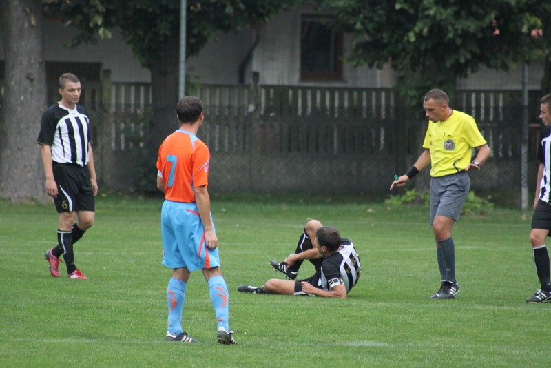 KS Legnickie Pole - GKS Męcinka 2:4