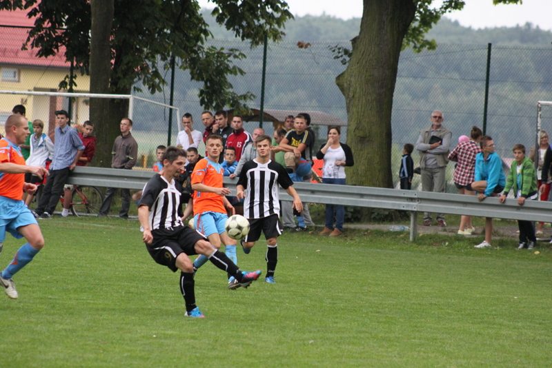 KS Legnickie Pole - GKS Męcinka 2:4