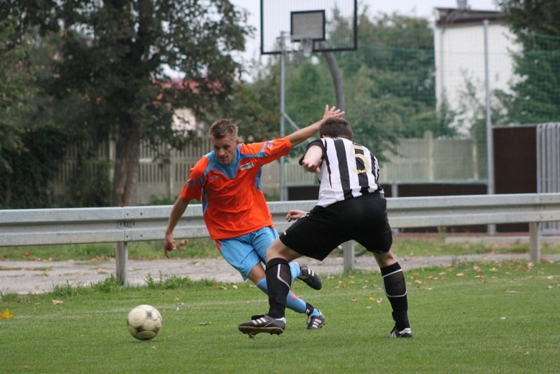 KS Legnickie Pole - GKS Męcinka 2:4