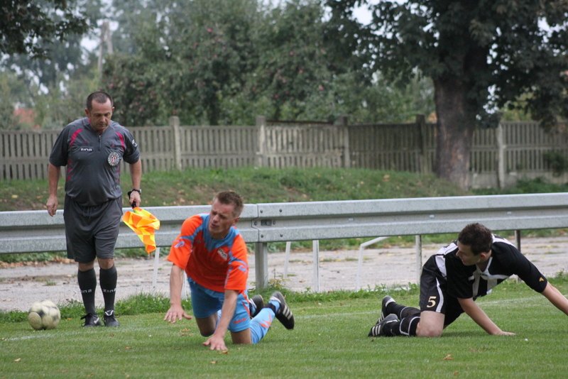 KS Legnickie Pole - GKS Męcinka 2:4