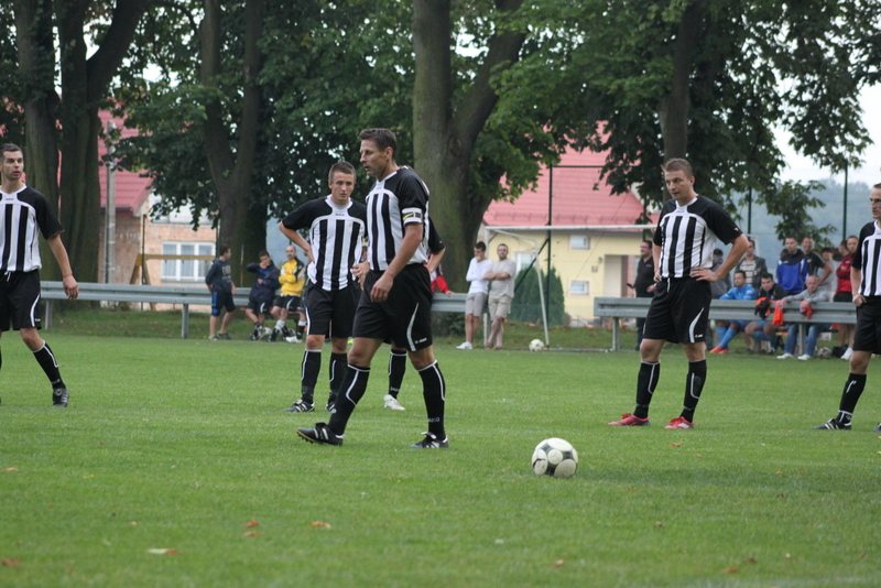 KS Legnickie Pole - GKS Męcinka 2:4