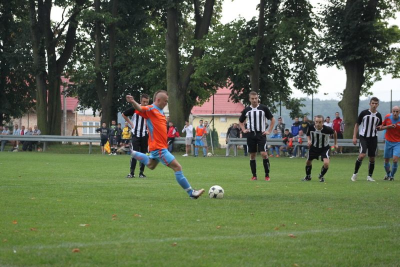 KS Legnickie Pole - GKS Męcinka 2:4