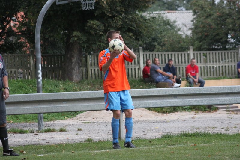 KS Legnickie Pole - GKS Męcinka 2:4