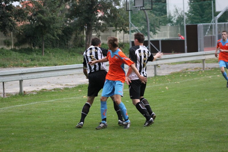 KS Legnickie Pole - GKS Męcinka 2:4