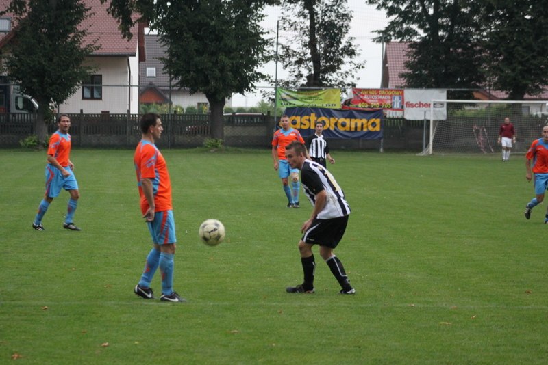 KS Legnickie Pole - GKS Męcinka 2:4