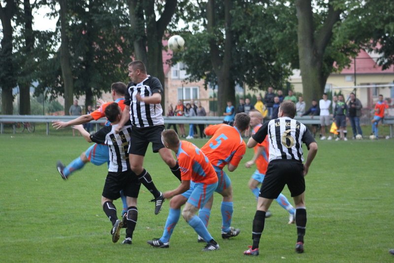 KS Legnickie Pole - GKS Męcinka 2:4