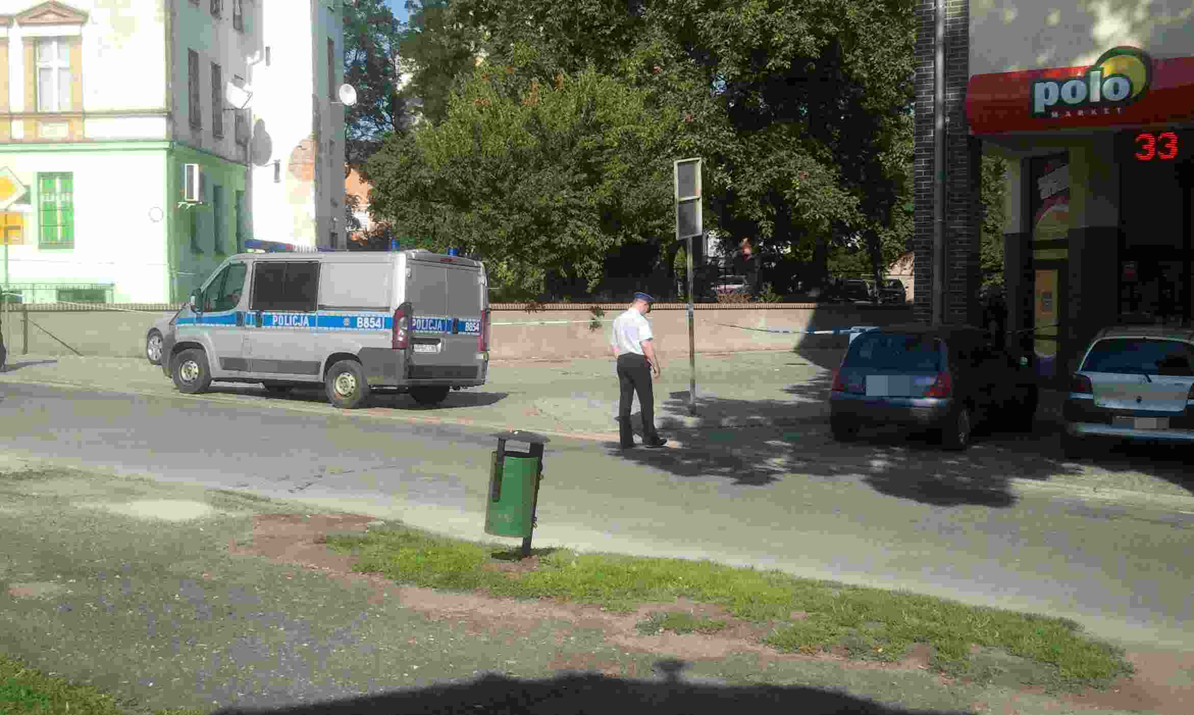 Ewakuacja supermarketu w centrum Chojnowa