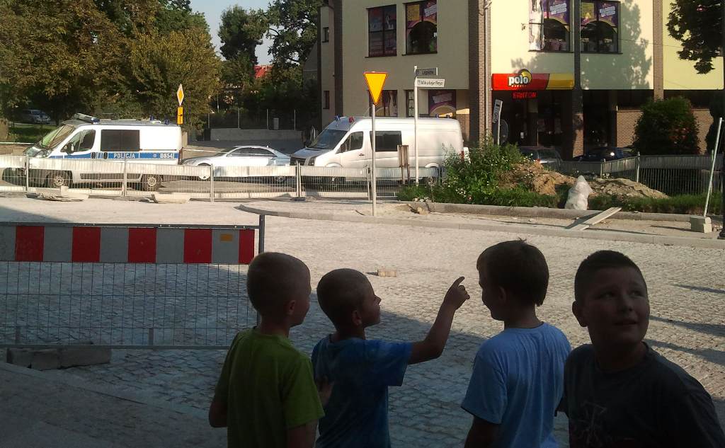 Ewakuacja supermarketu w centrum Chojnowa