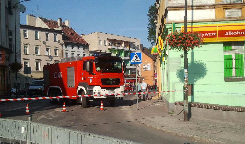 Ewakuacja supermarketu w centrum Chojnowa