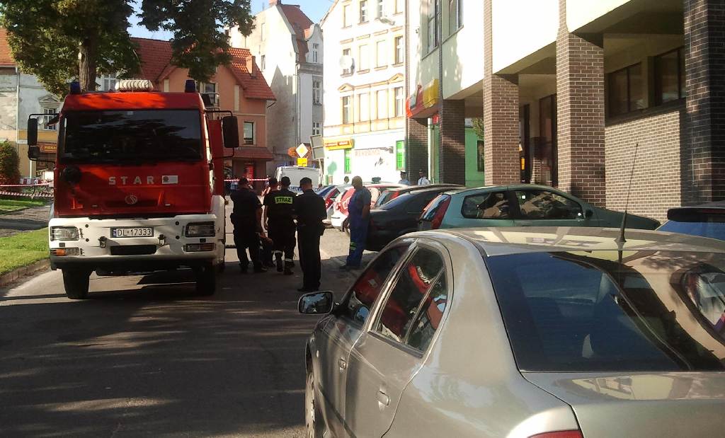 Ewakuacja supermarketu w centrum Chojnowa