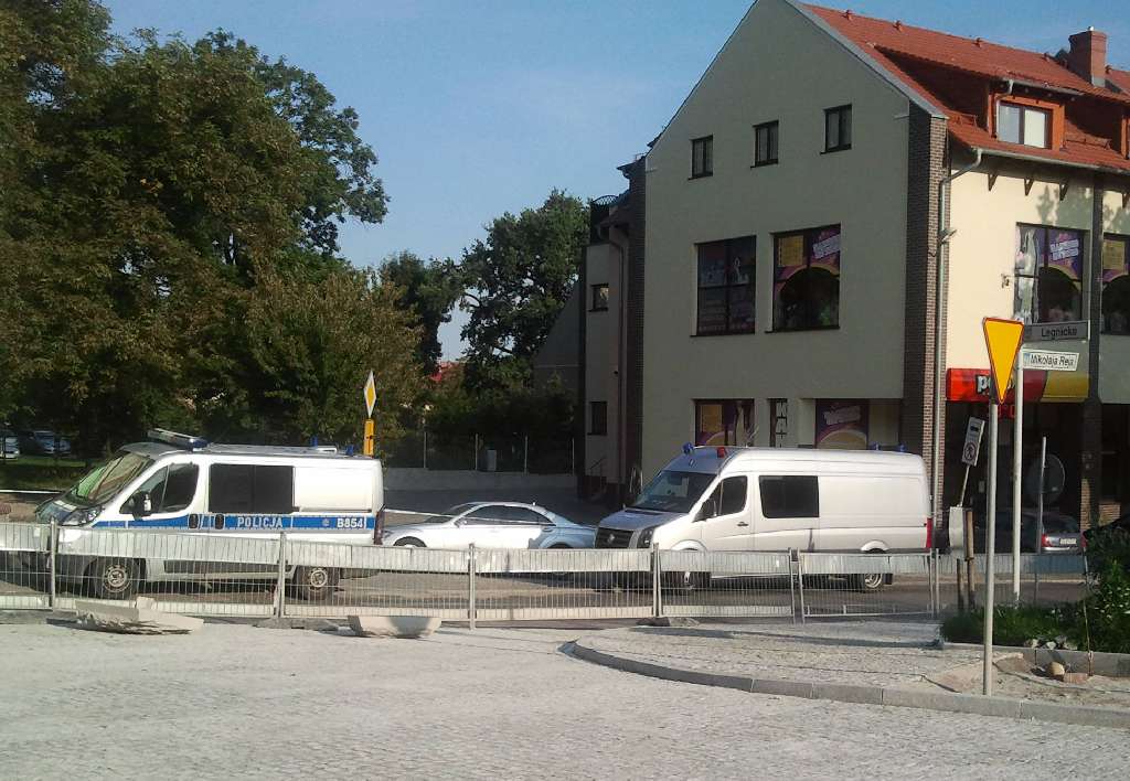Ewakuacja supermarketu w centrum Chojnowa