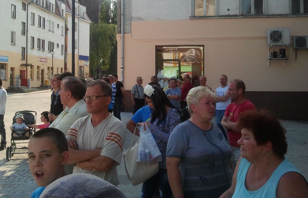 Ewakuacja supermarketu w centrum Chojnowa