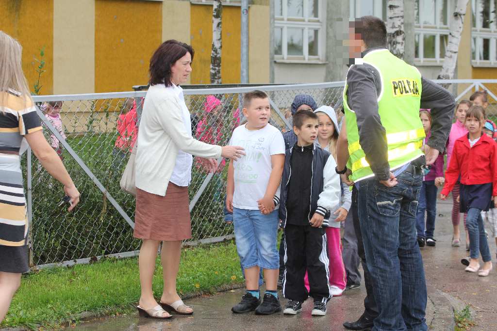 Granat w pobliżu szkoły! Uczniowie ewakuowani