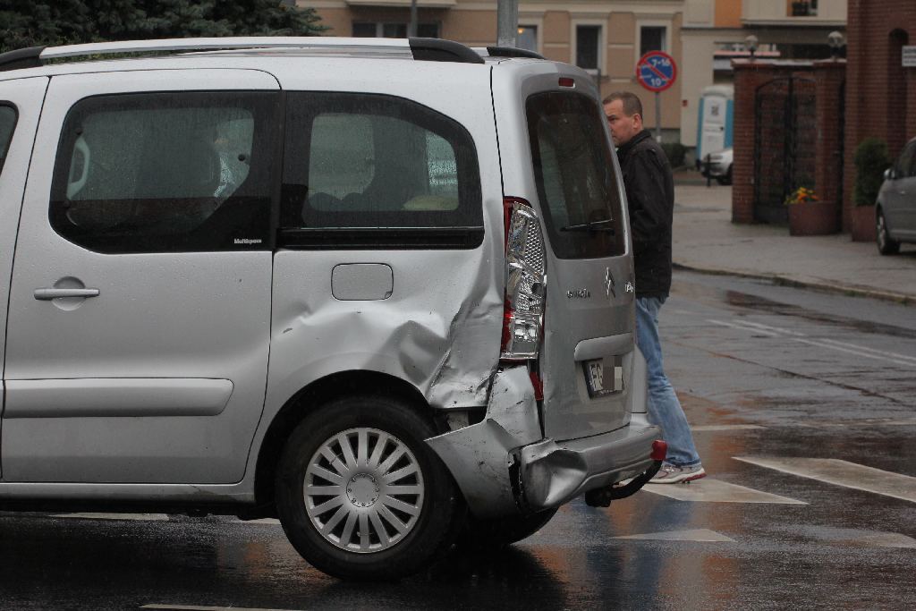 Trzy auta zderzyły się w pobliżu Reala