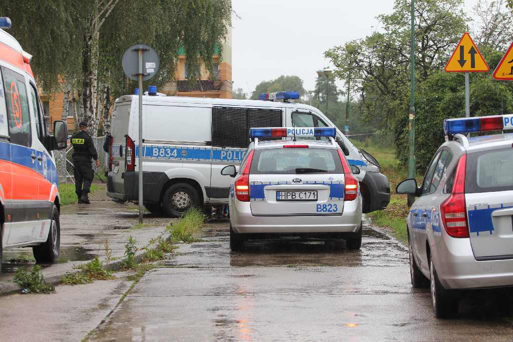 Granat w pobliżu szkoły! Uczniowie ewakuowani