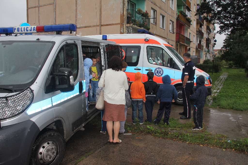 Granat w pobliżu szkoły! Uczniowie ewakuowani