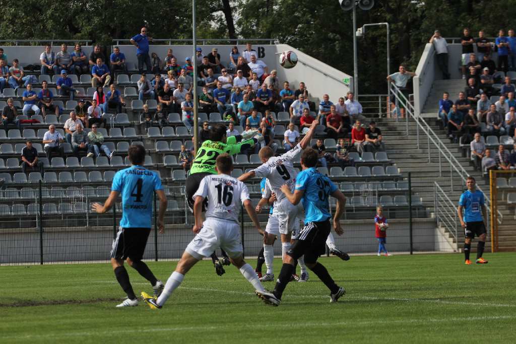Miedź lepsza od Sandecji