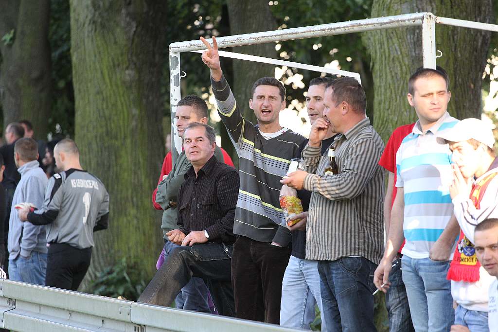 KS Legnickie Pole - Rataj 6:1