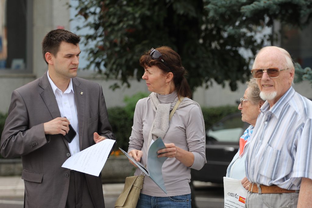 Rocznica pod pomnikiem. Bez władz i polityków