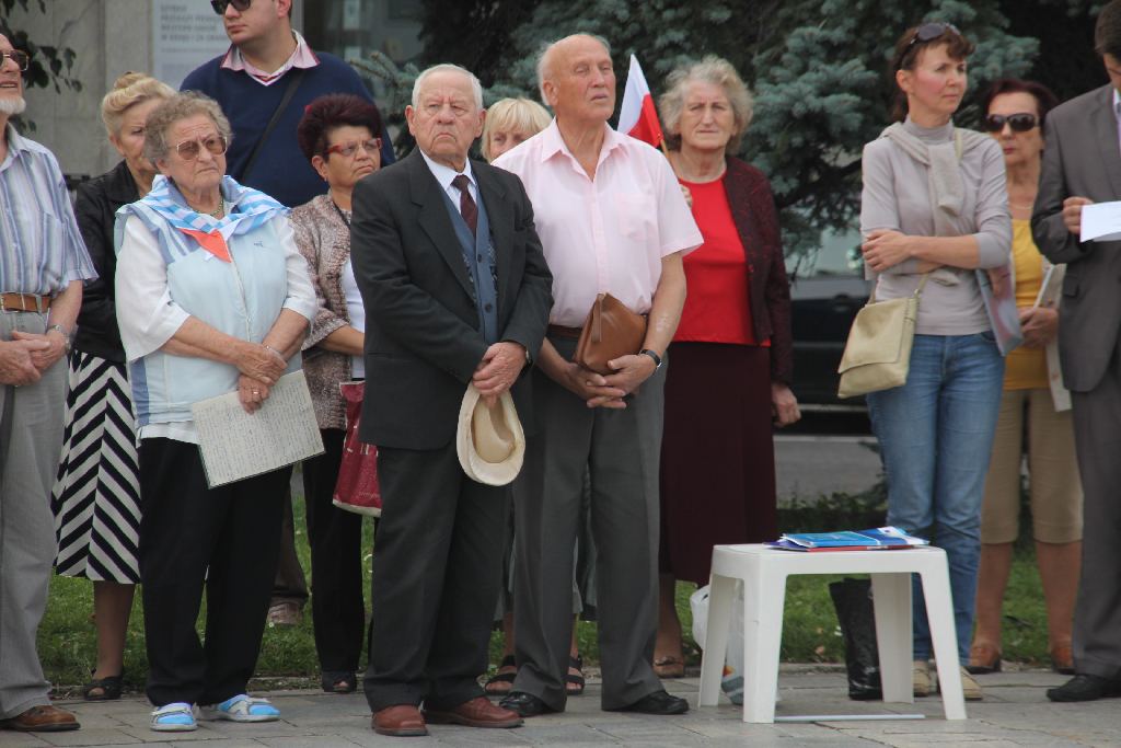 Rocznica pod pomnikiem. Bez władz i polityków
