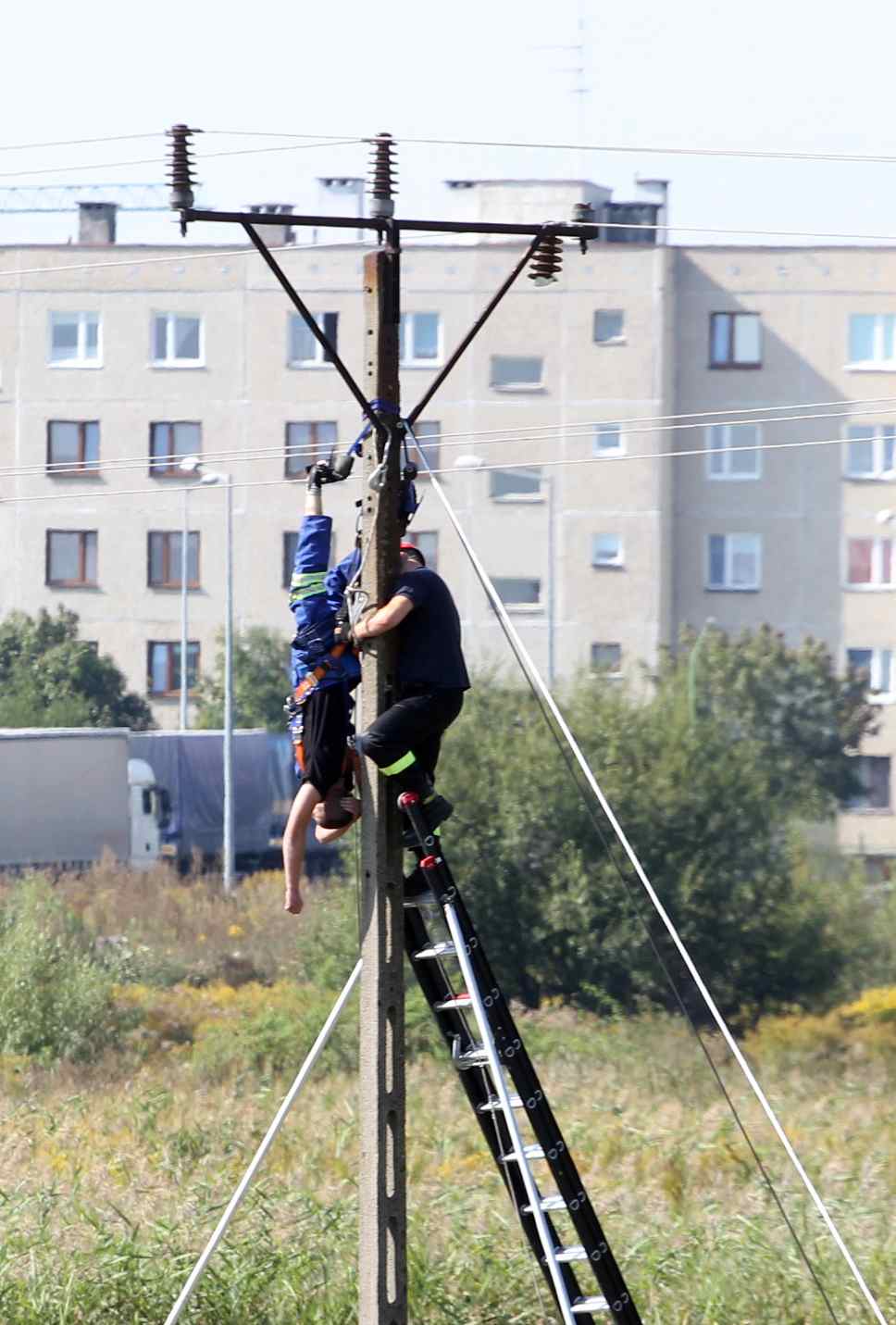 Prąd poraził pracownika energetyki w Ziemnicach