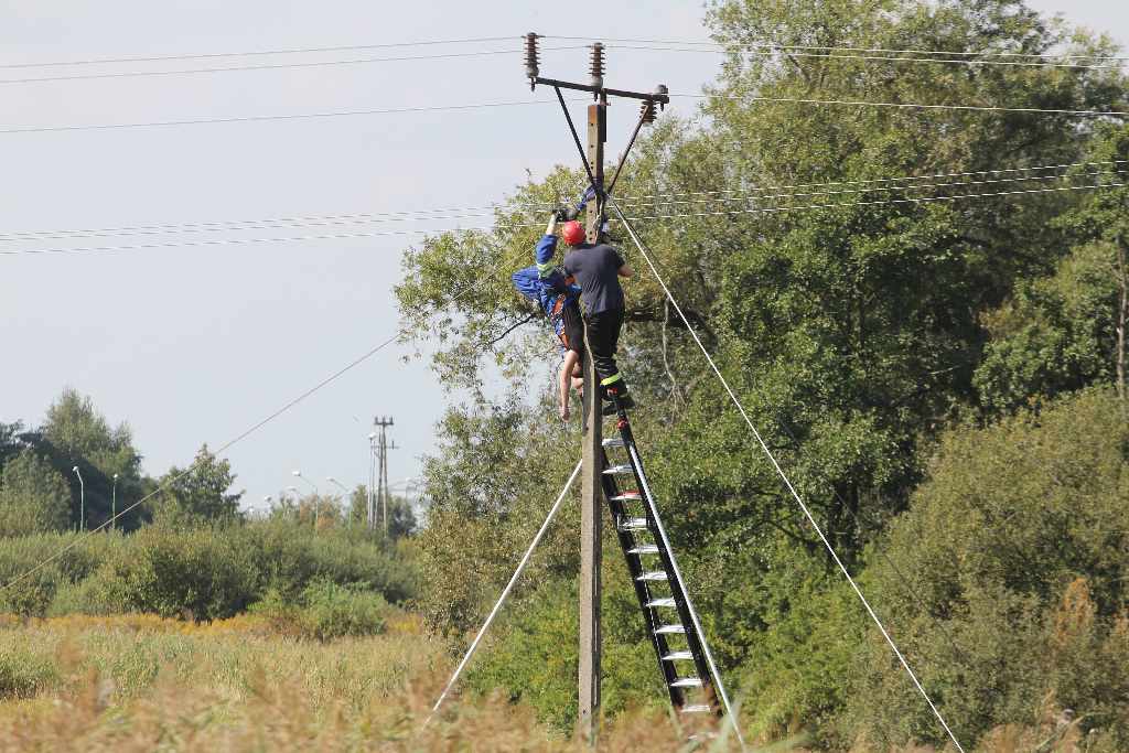 Prąd poraził pracownika energetyki w Ziemnicach
