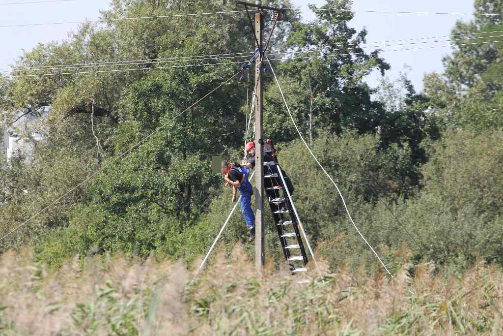 Prąd poraził pracownika energetyki w Ziemnicach