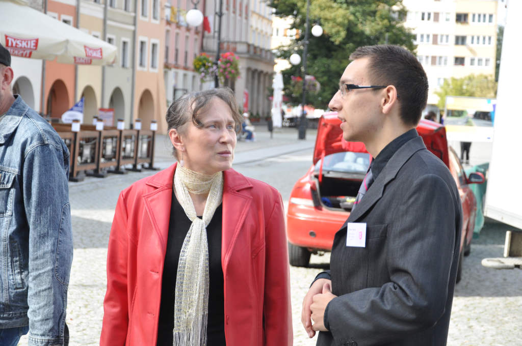 Młodzi radni zbierają w Rynku podpisy