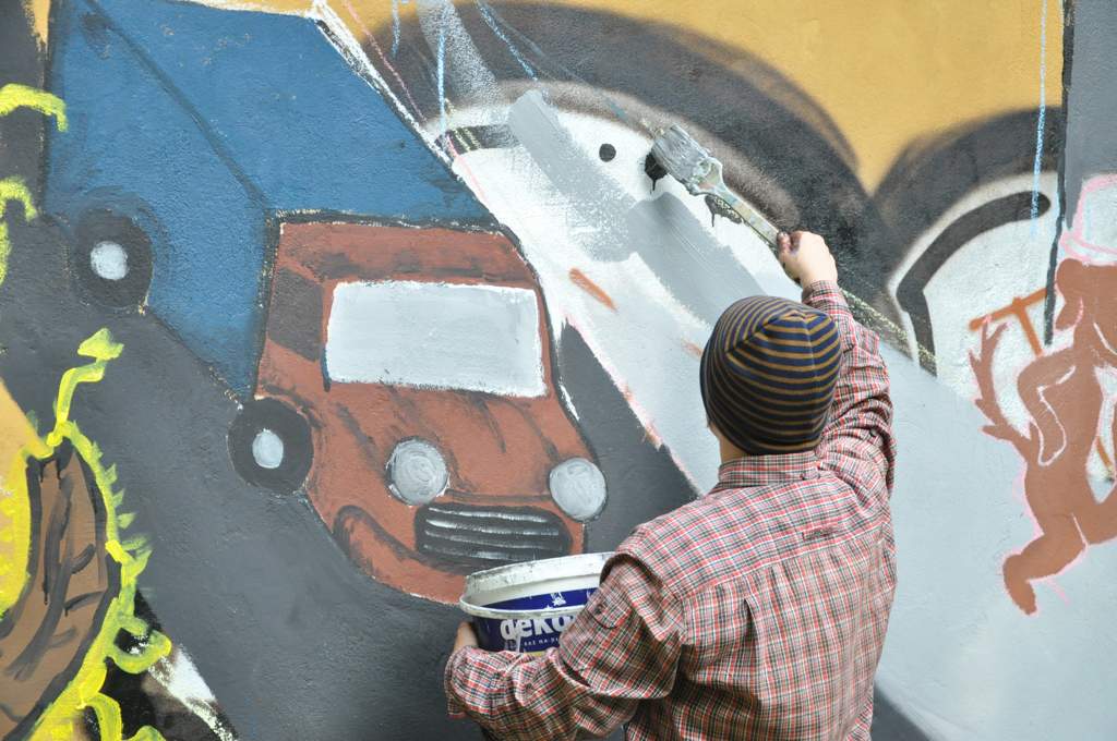 Mural i koncert na zakończenie festiwalu Between the Wall